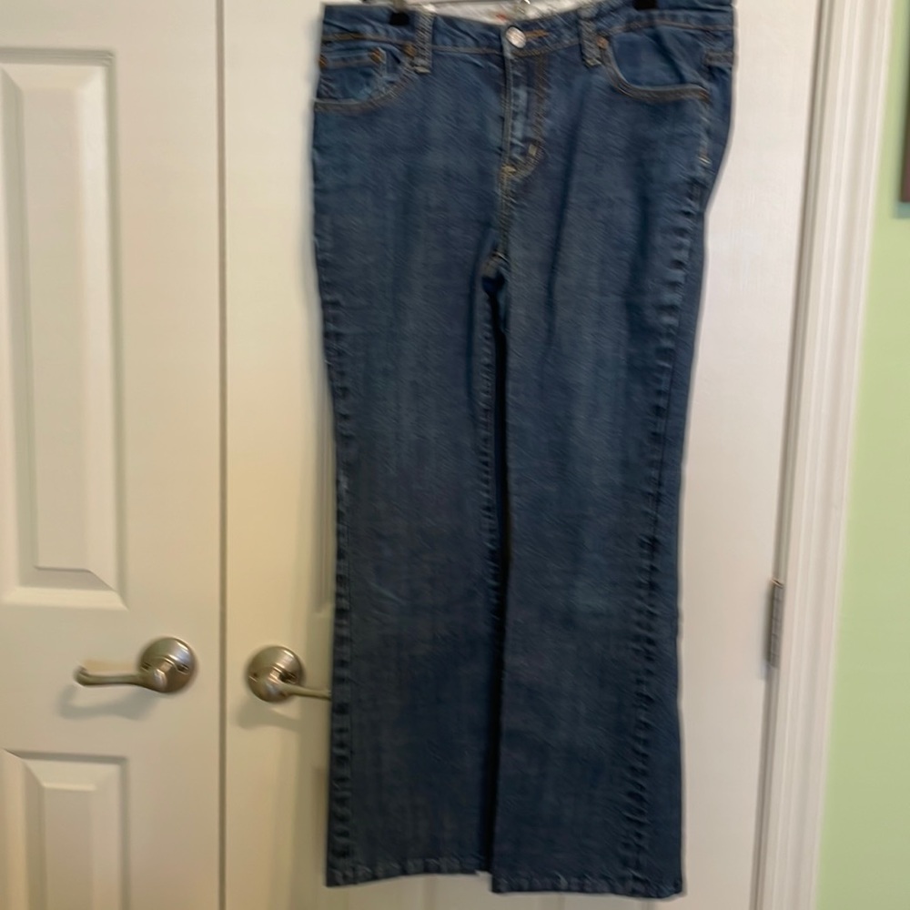 Sakura couture women’s jeans. Great condition.